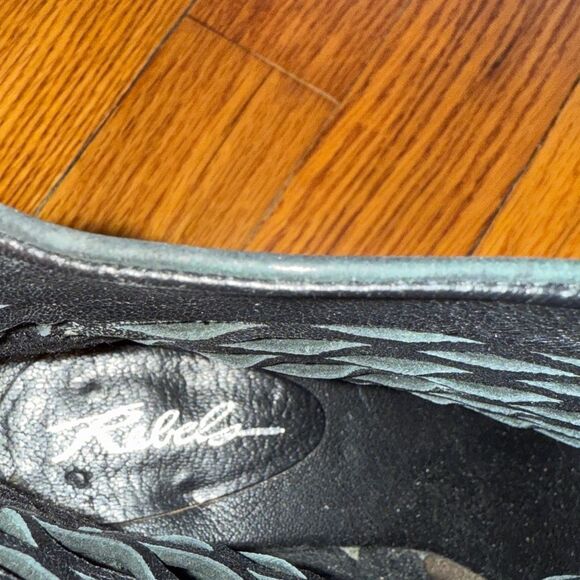 Rebels - Picture 5 of 5